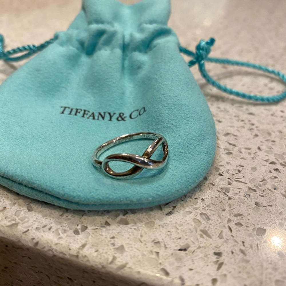 Tiffany & Co Infinity Ring Sz 6.5